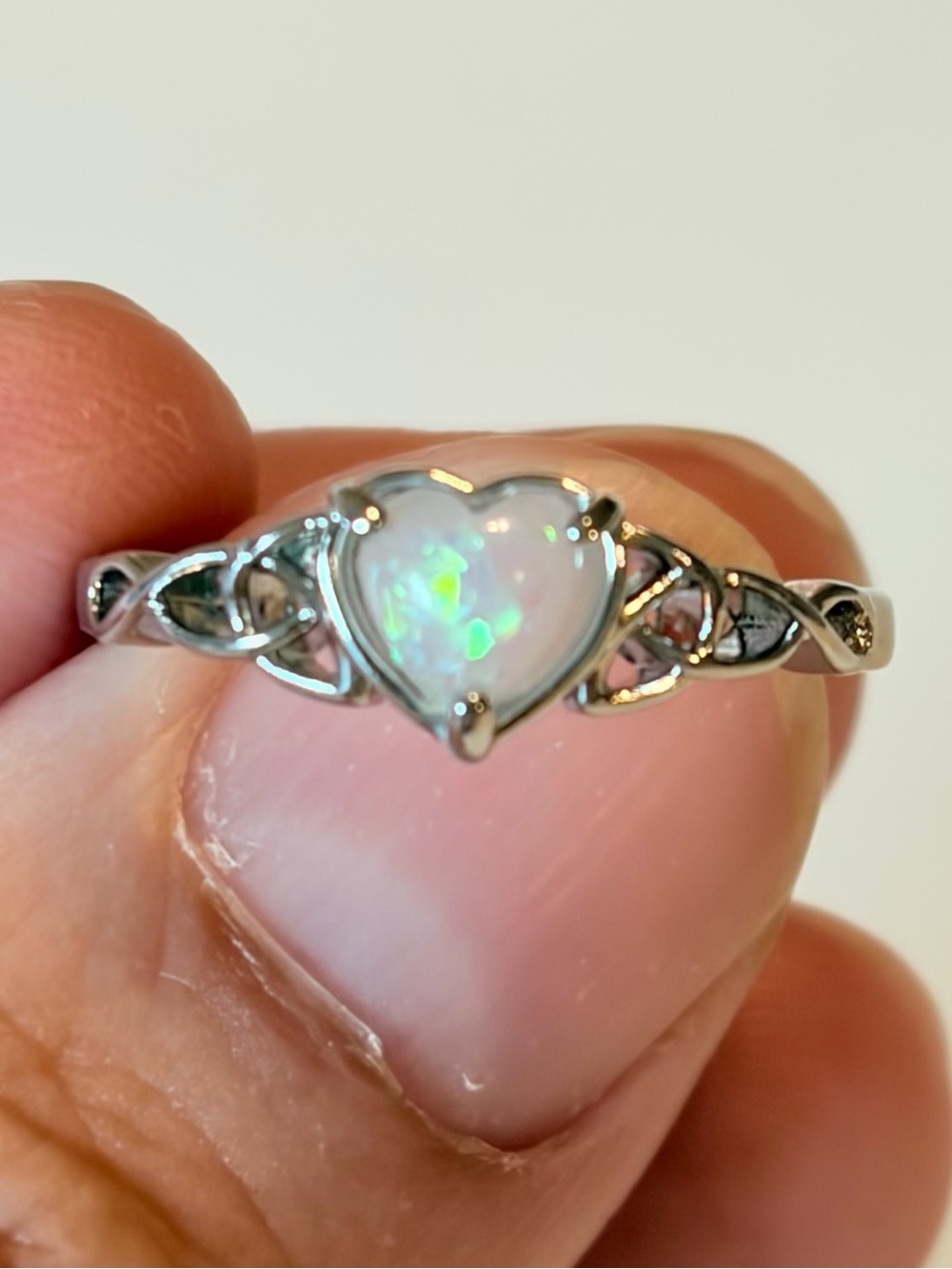 Coquettish Simulated Acrylic Heart Ring.